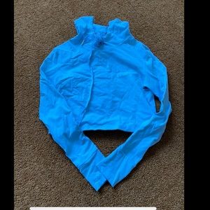 Buff bunny cropped pullover